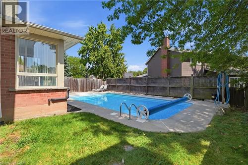 2055 Hunters Wood Drive, Burlington, ON 