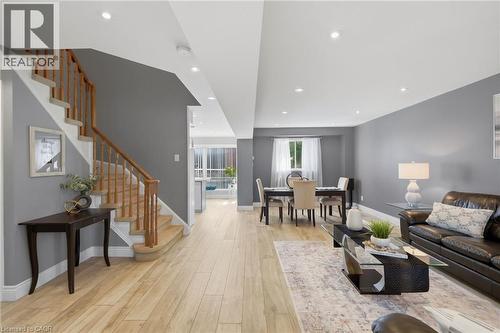 2055 Hunters Wood Drive, Burlington, ON 