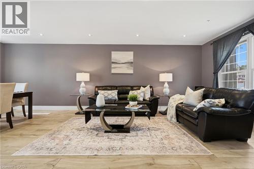 2055 Hunters Wood Drive, Burlington, ON 