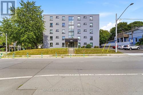 401 - 174 HERKIMER STREET  Hamilton, ON L8P 2H4