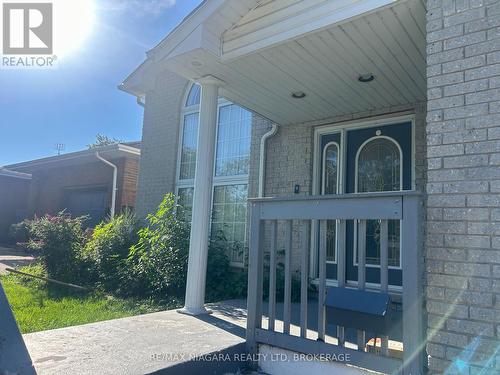UNIT 1 - 11 URSULA AVENUE , St. Catharines (Burleigh Hill), Ontario L2T 1S9 2