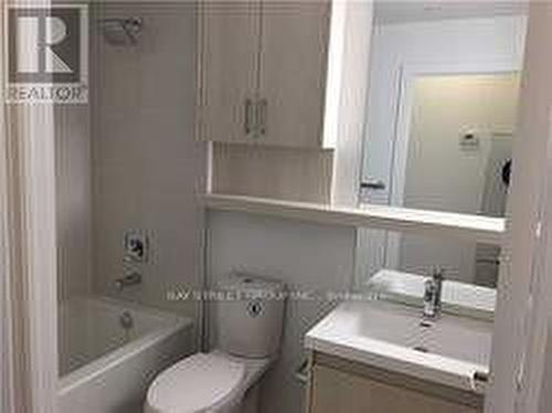 205 - 150 FAIRVIEW MALL DRIVE , Toronto, Ontario M2J 4T1 5