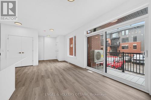 225 STARDUST PRIVATE , Ottawa, Ontario K1T 3W6 5