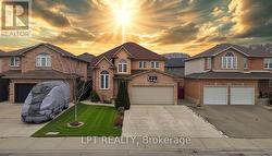 48 NASHVILLE CIRCLE  Hamilton, ON L8G 5H2