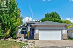 25 Elm BAY  Lumsden, SK S0G 3C0