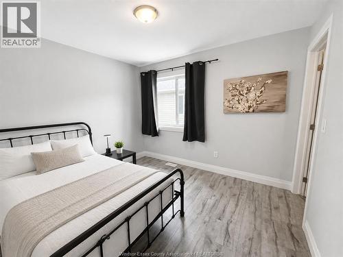 521 CAMPBELL AVENUE , Windsor, Ontario N9B 2H5 2