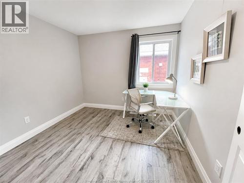 521 CAMPBELL AVENUE , Windsor, Ontario N9B 2H5 4