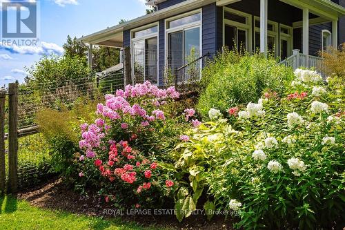 Perennial gardens - 798377 Third Line E, Mulmur, ON 