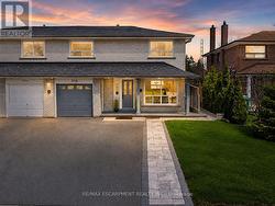 3726 HOLDEN CRESCENT  Mississauga, ON L5A 2V8