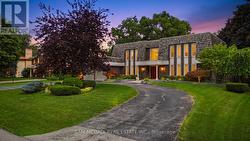 2145 ONEIDA CRESCENT  Mississauga, ON L5C 1V7