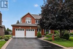 19 SLADE CRESCENT Ottawa, ON K2K 2L1