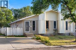 139 Thomson AVENUE  Regina, SK S4N 5L2