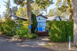 3910 Cedar Hill Cross Rd Saanich, BC V8P 2N2
