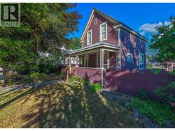 408 & 410 Mackenzie Avenue  Revelstoke, BC V0E 2S0