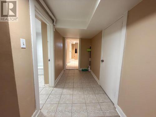 LOWER ROOM 2 - 86 LESMOUNT AVENUE , Toronto, Ontario M4J 3V9 5