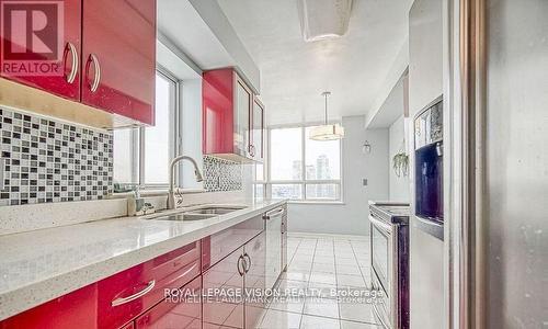 2106 - 115 OMNI DRIVE , Toronto, Ontario M1P 5B4 5