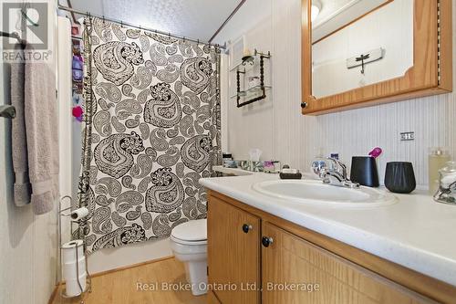 full 3 piece bathroom - 428 Pine Pass, Centre Wellington, ON 