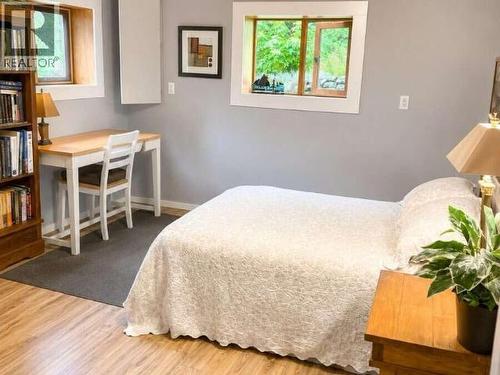 9340 Malaspina Rd, Powell River, BC 