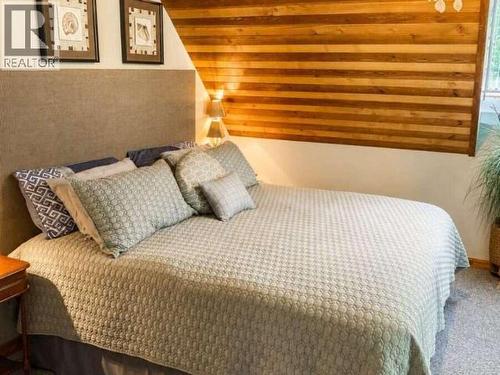 9340 Malaspina Rd, Powell River, BC 