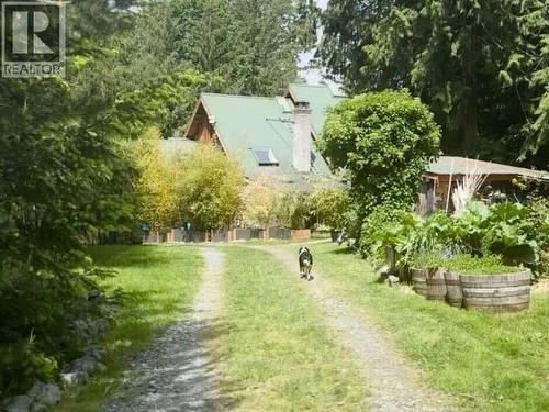 9340 Malaspina Rd, Powell River, BC 