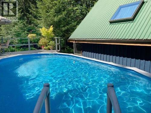 9340 Malaspina Rd, Powell River, BC 