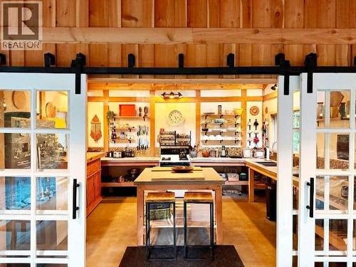 9340 Malaspina Rd, Powell River, BC 