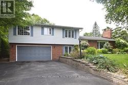 14 WHIPPOORWILL DRIVE Ottawa, ON K1J 7J2