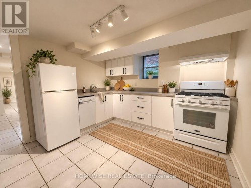 LOWER - 261 OSSINGTON AVENUE , Toronto, Ontario M6J 3A1 3