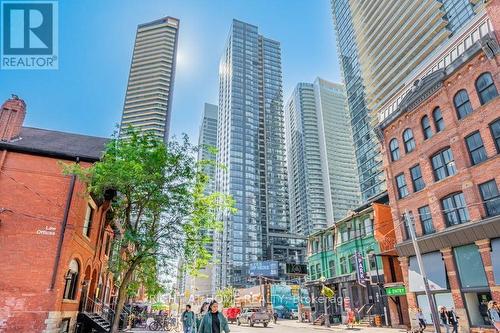 1210 - 295 ADELAIDE STREET W  Toronto, ON M5V 0L4
