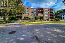 28 ROBINSON Street N Unit# 405  Grimsby, ON L3M 3C9