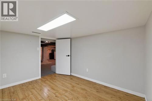 21 Cedar Street, Cambridge, ON 