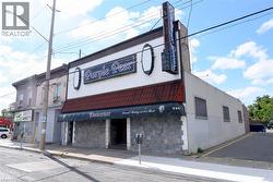 942-946 BARTON Street E  Hamilton, ON L8L 3C5