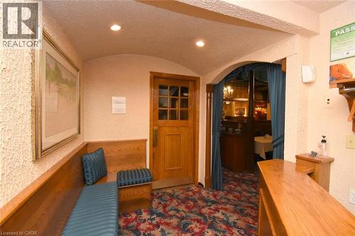 942-946 Barton Street E, Hamilton, ON 