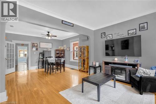 15 SALISBURY Avenue  Brantford, ON N3S 1M6