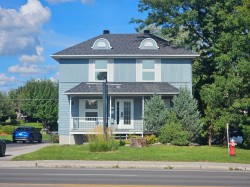 160 Boul. du Curé-Labelle  Sainte-Thérèse, QC J7E 2W3