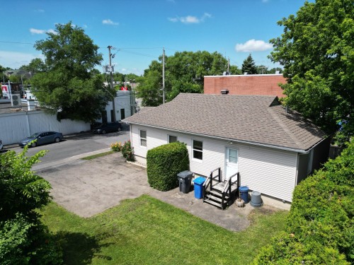 Cour - 60 Rue Matte, Sainte-Thérèse, QC 