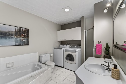 Bathroom - 301-1583 Rue Édith, Québec (Charlesbourg), QC 