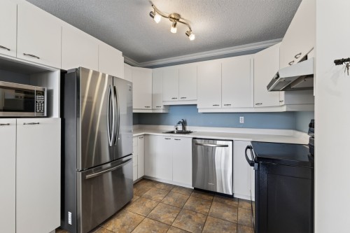 Kitchen - 301-1583 Rue Édith, Québec (Charlesbourg), QC 