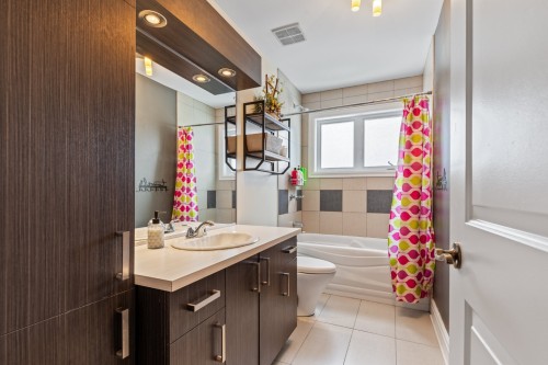 Salle de bains - 329 Rue Daudelin, Farnham, QC 