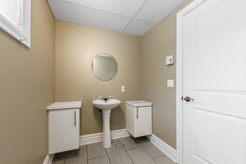 Salle de bains - 329 Rue Daudelin, Farnham, QC 