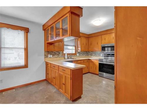 25 Sylvester Drive, Chatham, ON 