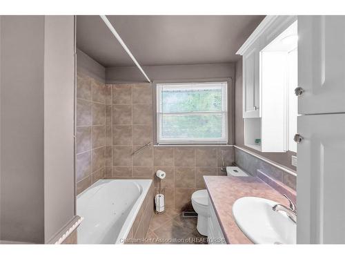 25 Sylvester Drive, Chatham, ON 