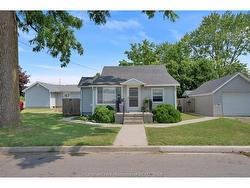 9 Park Lane Chatham, ON N7M 4X9