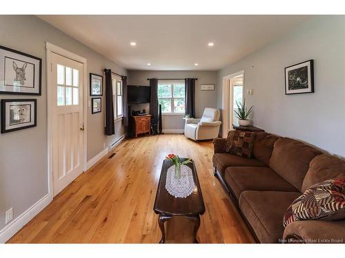 5 Mcgraw Rd, Bains Corner, NB 