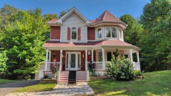 70 Ch. des Pins  Sainte-Anne-Des-Lacs, QC J0R 1B0