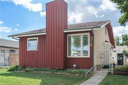 276 Margate RD  Winnipeg, MB R2P 1X3