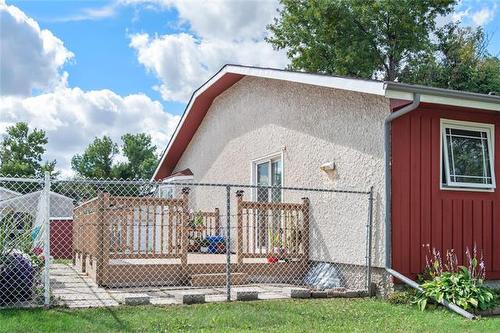 276 Margate Rd, Winnipeg, MB 