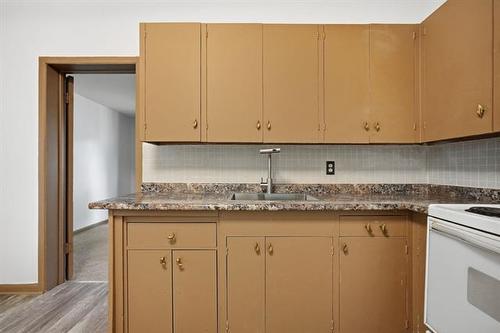 42 Curtis St, Winnipeg, MB 