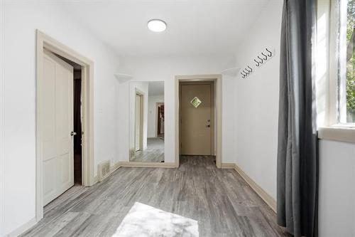 42 Curtis St, Winnipeg, MB 