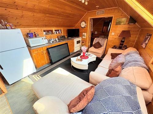 41 North Dr, Grand Marais, MB 